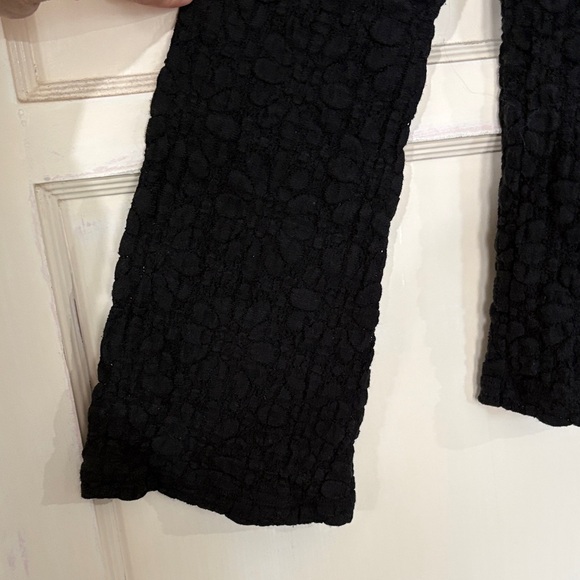 Old Navy Black Textured Long Sleeve Top - Picture 2 of 6